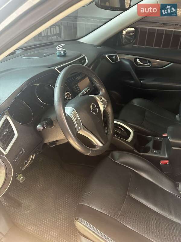 Внедорожник / Кроссовер Nissan Rogue 2015 в Днепре