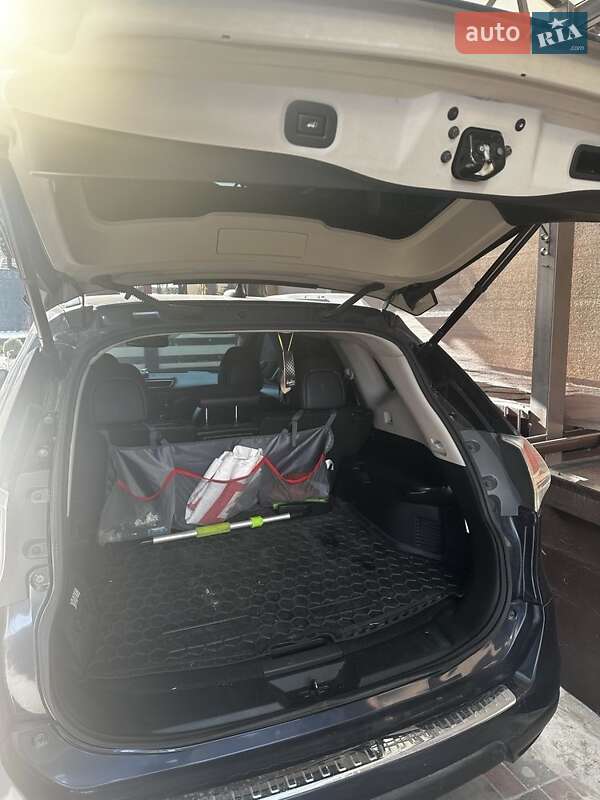 Внедорожник / Кроссовер Nissan Rogue 2015 в Днепре