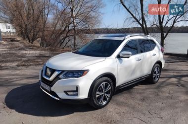 Внедорожник / Кроссовер Nissan Rogue 2017 в Киеве