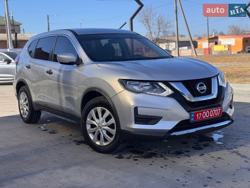 Внедорожник / Кроссовер Nissan Rogue 2017 в Лубнах