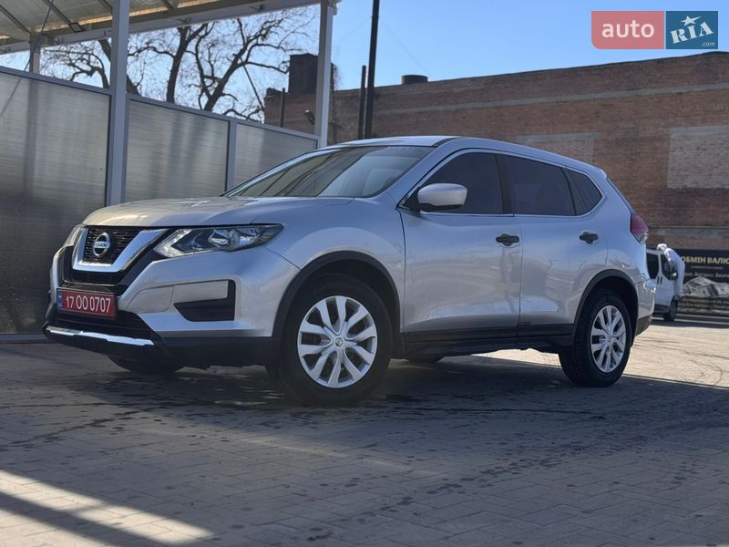 Внедорожник / Кроссовер Nissan Rogue 2017 в Лубнах