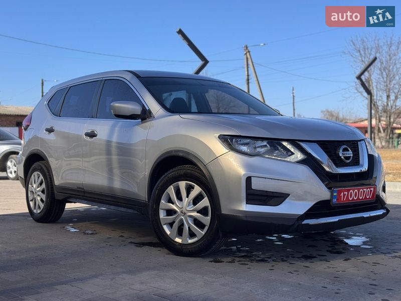 Внедорожник / Кроссовер Nissan Rogue 2017 в Лубнах