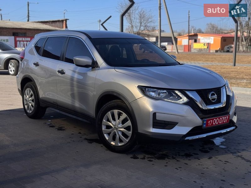 Внедорожник / Кроссовер Nissan Rogue 2017 в Лубнах