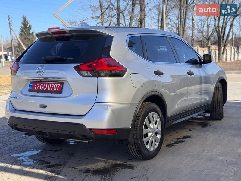 Внедорожник / Кроссовер Nissan Rogue 2017 в Лубнах