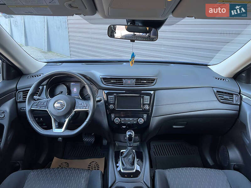 Внедорожник / Кроссовер Nissan Rogue 2018 в Каменском