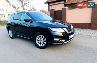 Внедорожник / Кроссовер Nissan Rogue 2017 в Ивано-Франковске