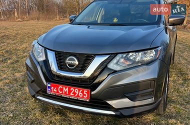 Внедорожник / Кроссовер Nissan Rogue 2018 в Черновцах