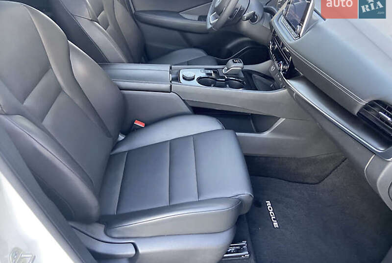 Внедорожник / Кроссовер Nissan Rogue 2021 в Виннице