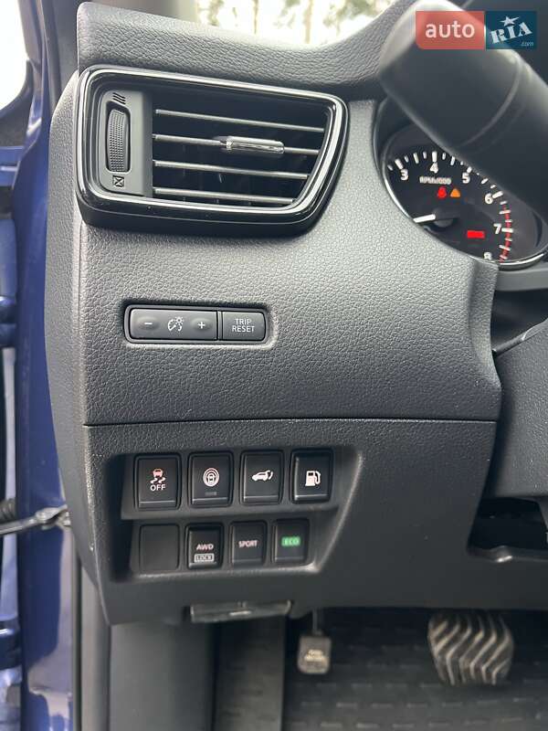 Позашляховик / Кросовер Nissan Rogue 2019 в Києві