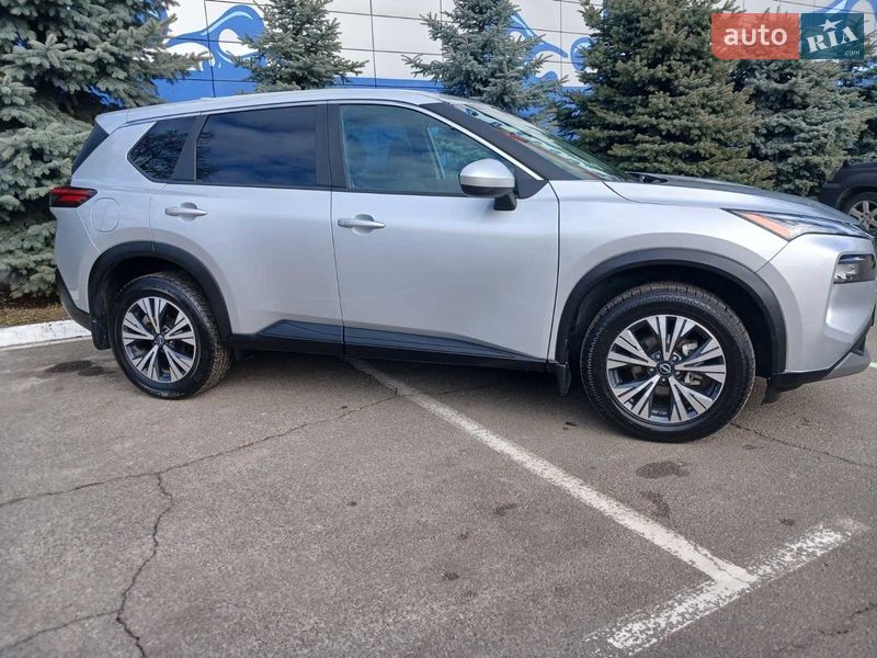 Внедорожник / Кроссовер Nissan Rogue 2023 в Броварах