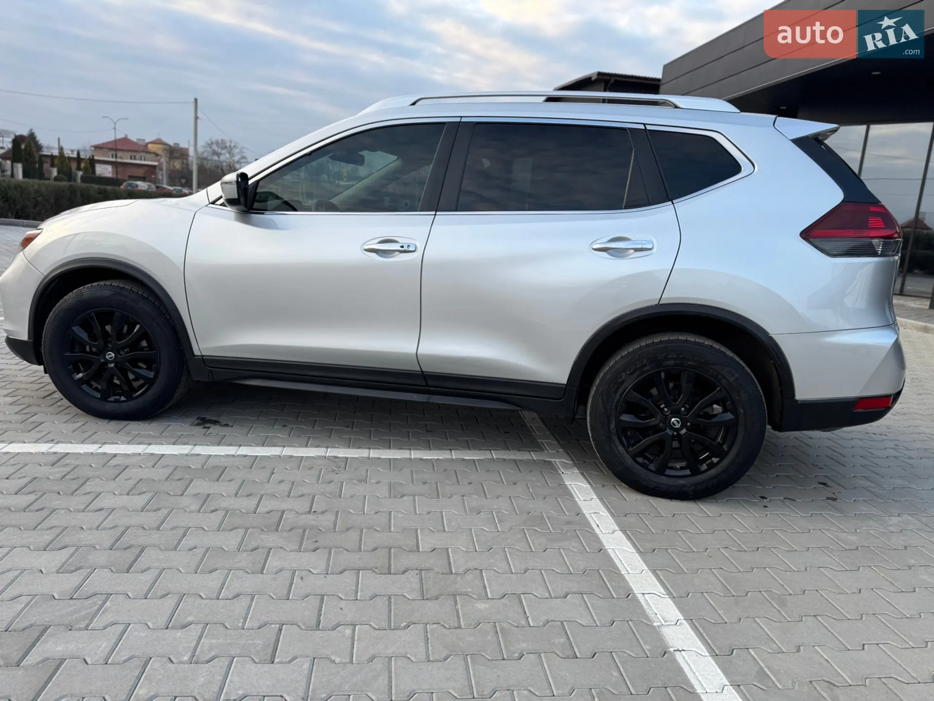 2019 Nissan Rogue - мініатюра 11