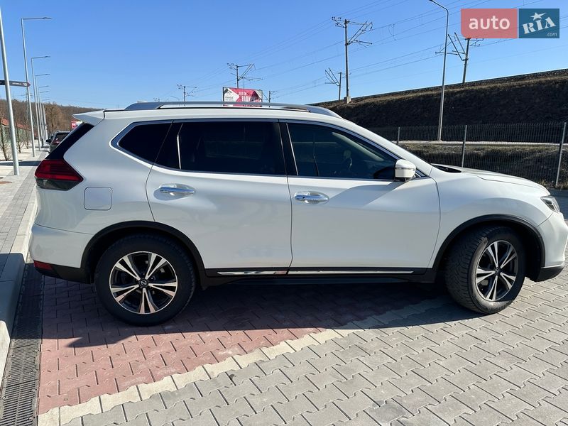 Позашляховик / Кросовер Nissan Rogue 2016 в Ірпені