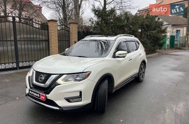 Внедорожник / Кроссовер Nissan Rogue 2017 в Киеве