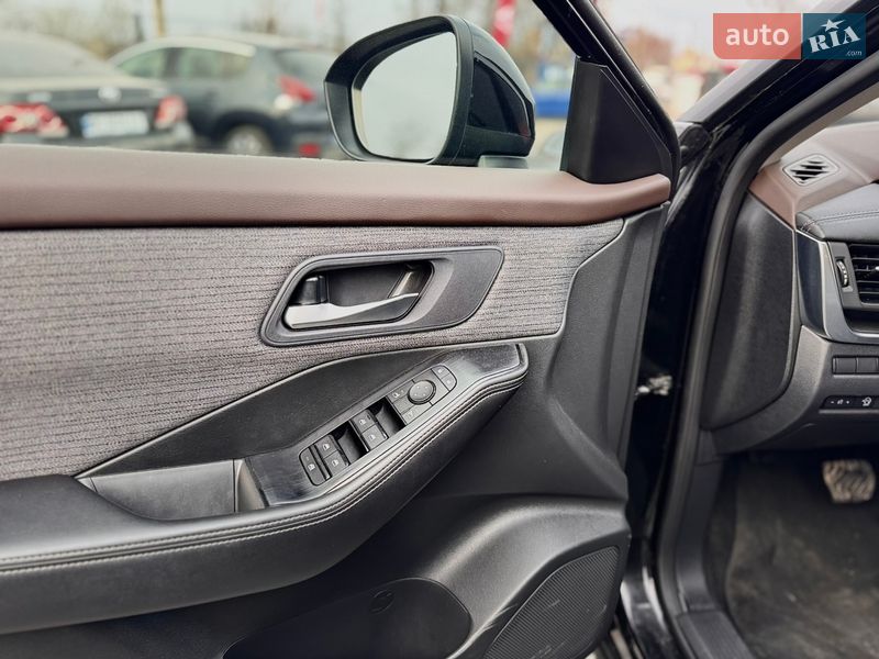 Внедорожник / Кроссовер Nissan Rogue 2023 в Самборе
