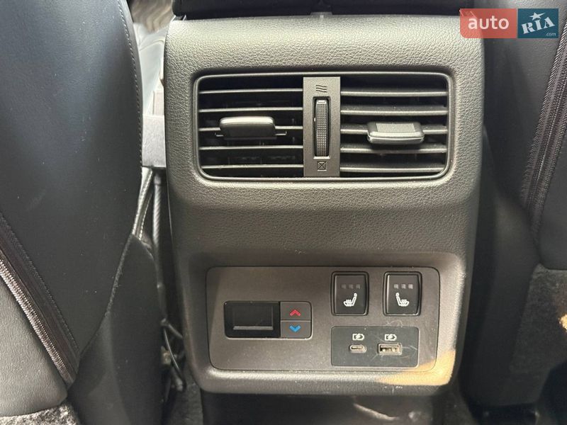 Позашляховик / Кросовер Nissan Rogue 2021 в Києві