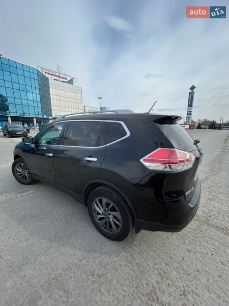 Внедорожник / Кроссовер Nissan Rogue 2016 в Черновцах