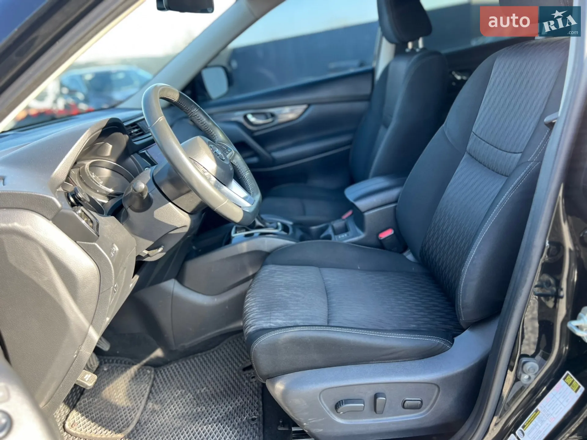 2017 Nissan Rogue - мініатюра 5