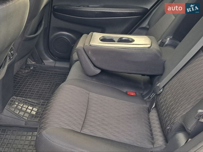 Внедорожник / Кроссовер Nissan Rogue 2017 в Чернигове