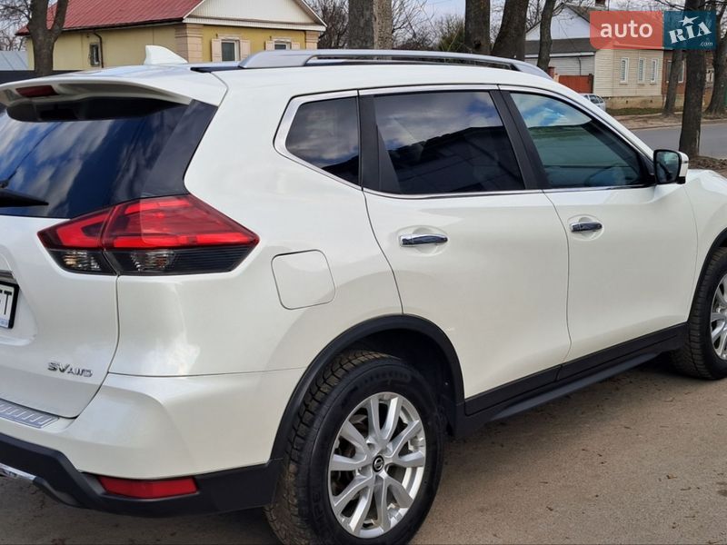 Внедорожник / Кроссовер Nissan Rogue 2017 в Чернигове