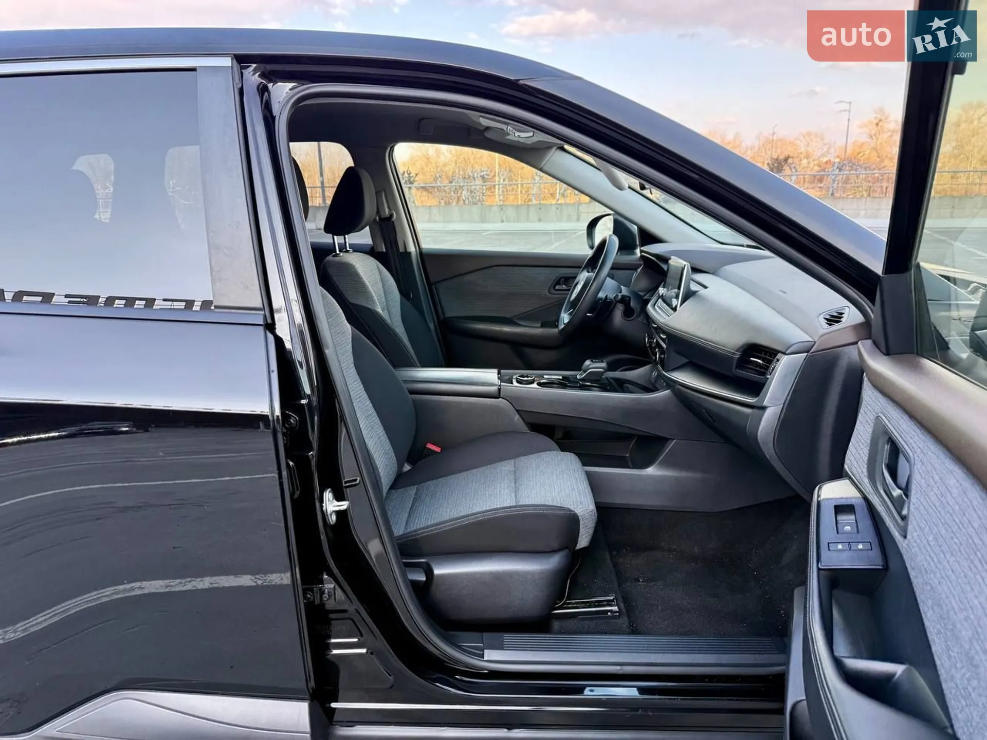2021 Nissan Rogue - мініатюра 31