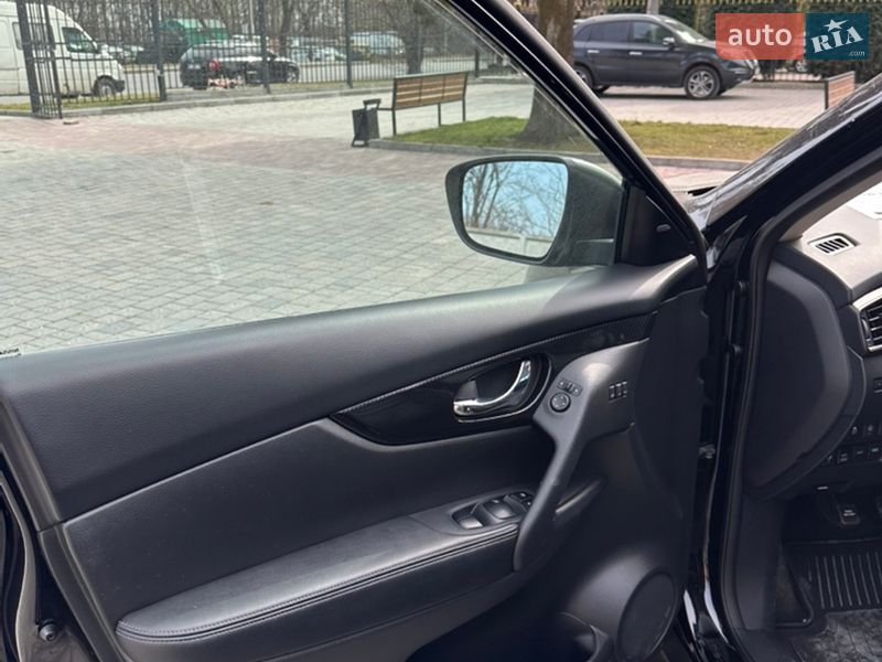 Внедорожник / Кроссовер Nissan Rogue 2018 в Ровно