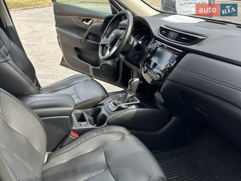 Внедорожник / Кроссовер Nissan Rogue 2018 в Ровно