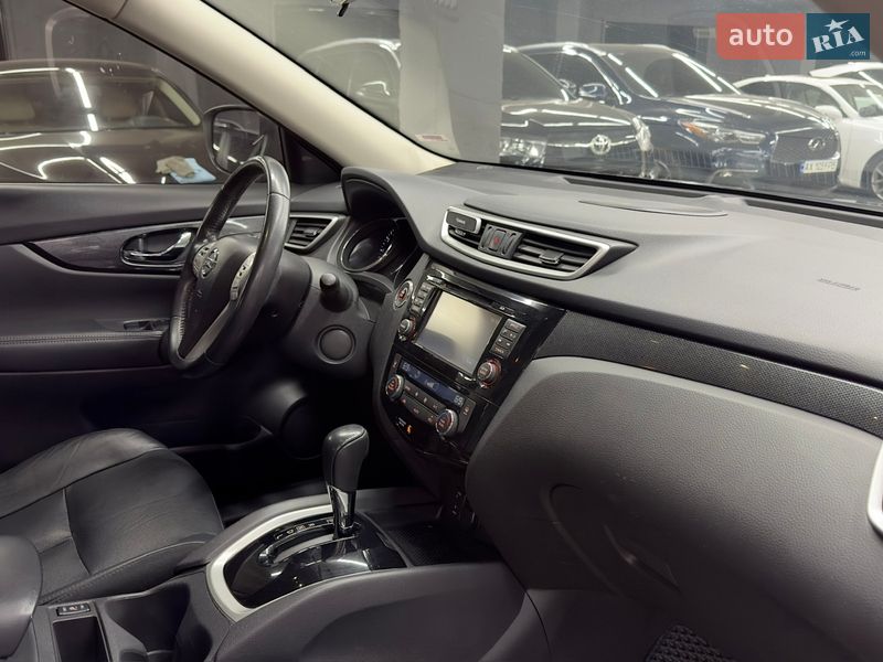 Позашляховик / Кросовер Nissan Rogue 2015 в Харкові