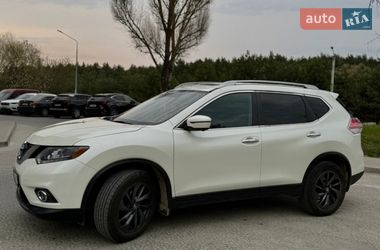 Позашляховик / Кросовер Nissan Rogue 2015 в Новояворівську
