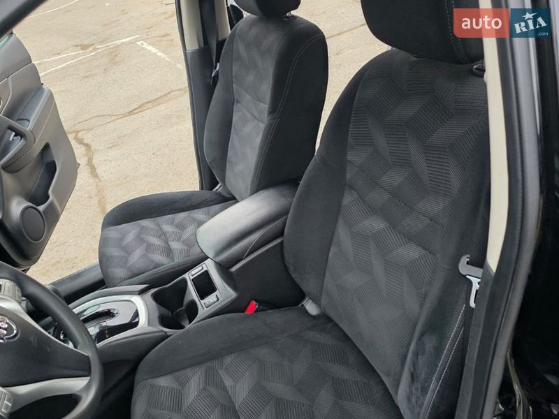 Внедорожник / Кроссовер Nissan Rogue 2015 в Полтаве