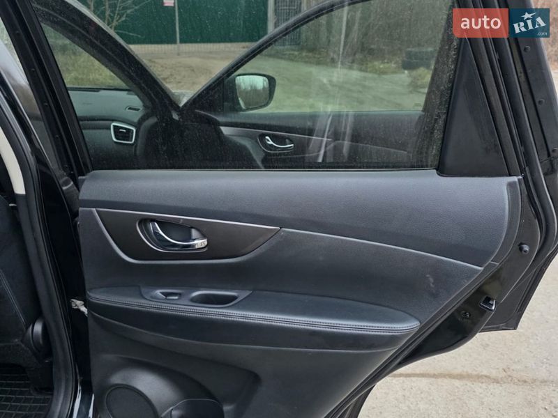 Внедорожник / Кроссовер Nissan Rogue 2015 в Полтаве