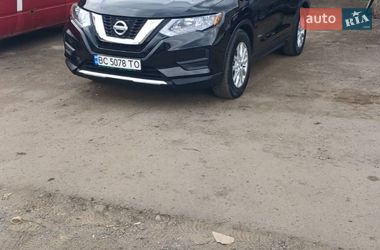 Позашляховик / Кросовер Nissan Rogue 2017 в Львові