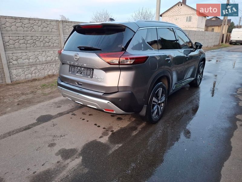 Внедорожник / Кроссовер Nissan Rogue 2023 в Киеве