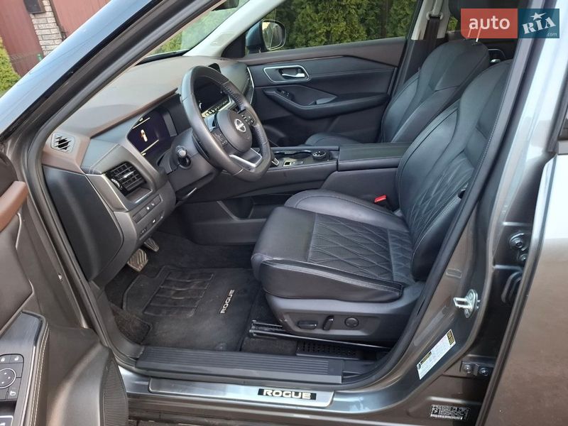 Внедорожник / Кроссовер Nissan Rogue 2023 в Киеве