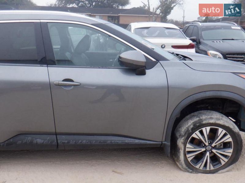 Внедорожник / Кроссовер Nissan Rogue 2021 в Киеве