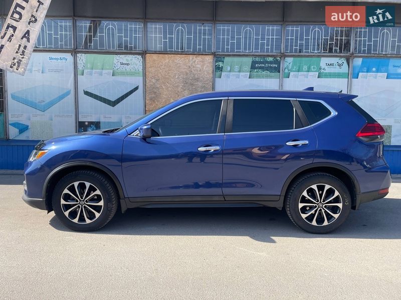 Внедорожник / Кроссовер Nissan Rogue 2017 в Ахтырке