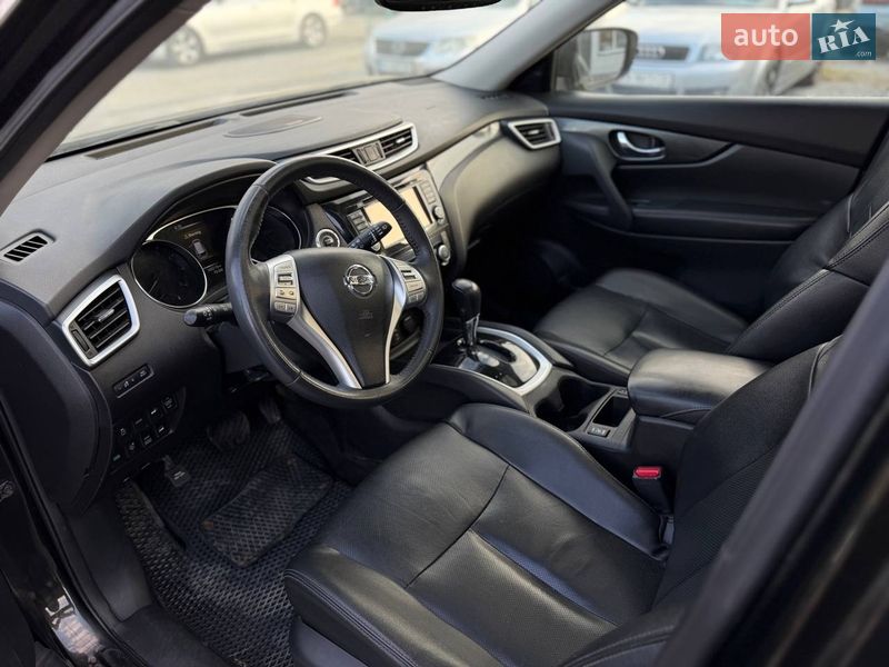Внедорожник / Кроссовер Nissan Rogue 2015 в Ровно