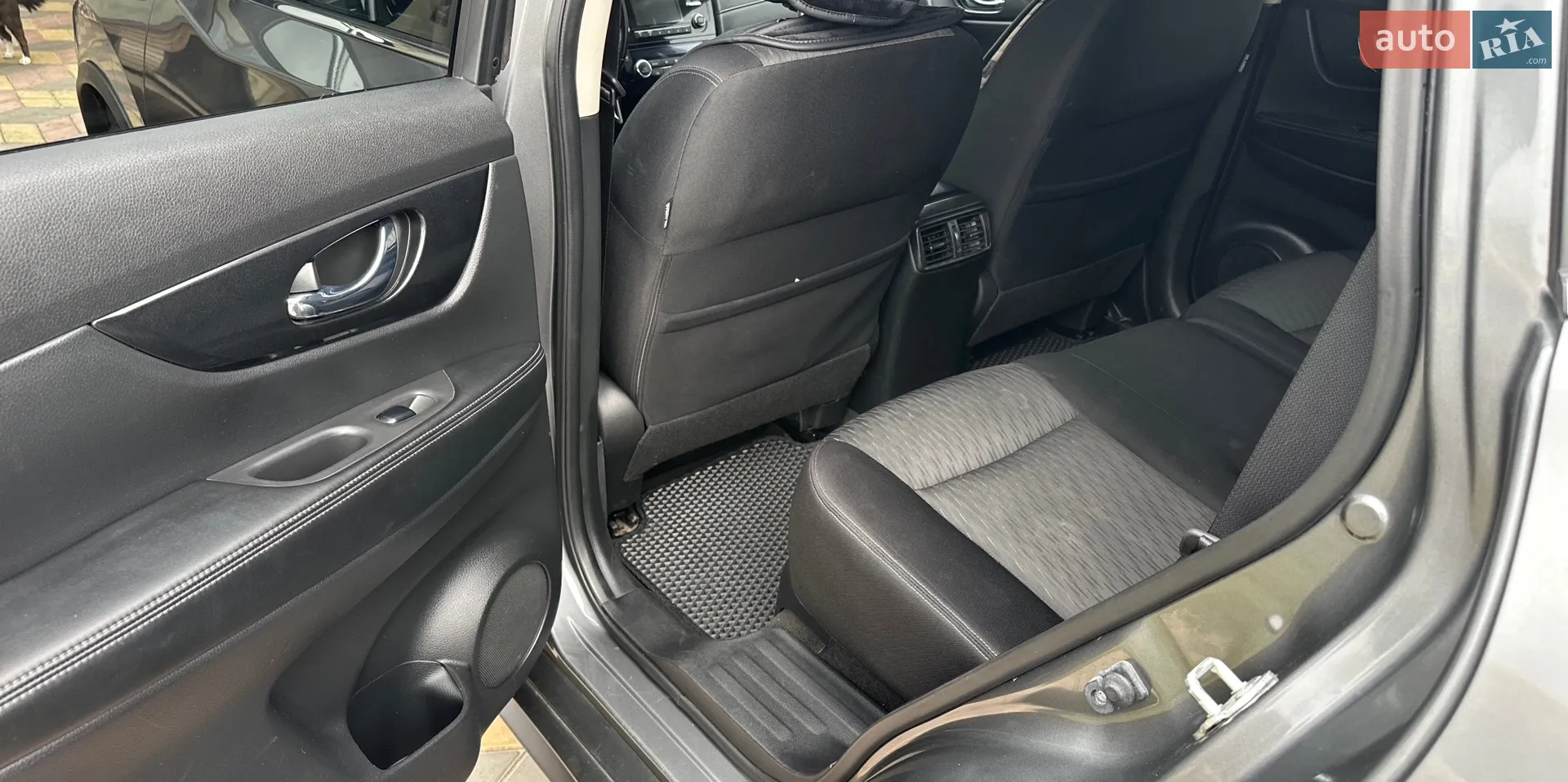 2017 Nissan Rogue - мініатюра 8