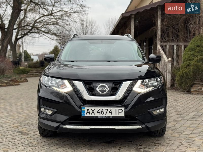 Внедорожник / Кроссовер Nissan Rogue 2016 в Харькове