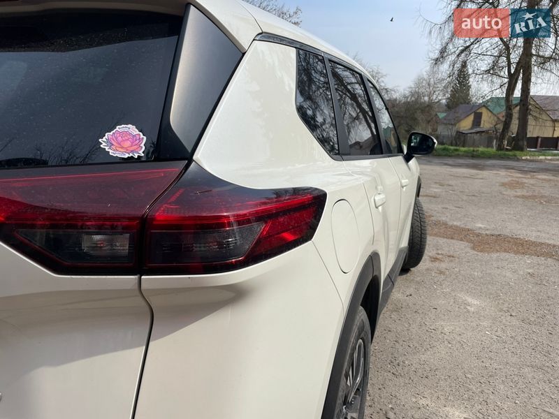 Позашляховик / Кросовер Nissan Rogue 2022 в Городку