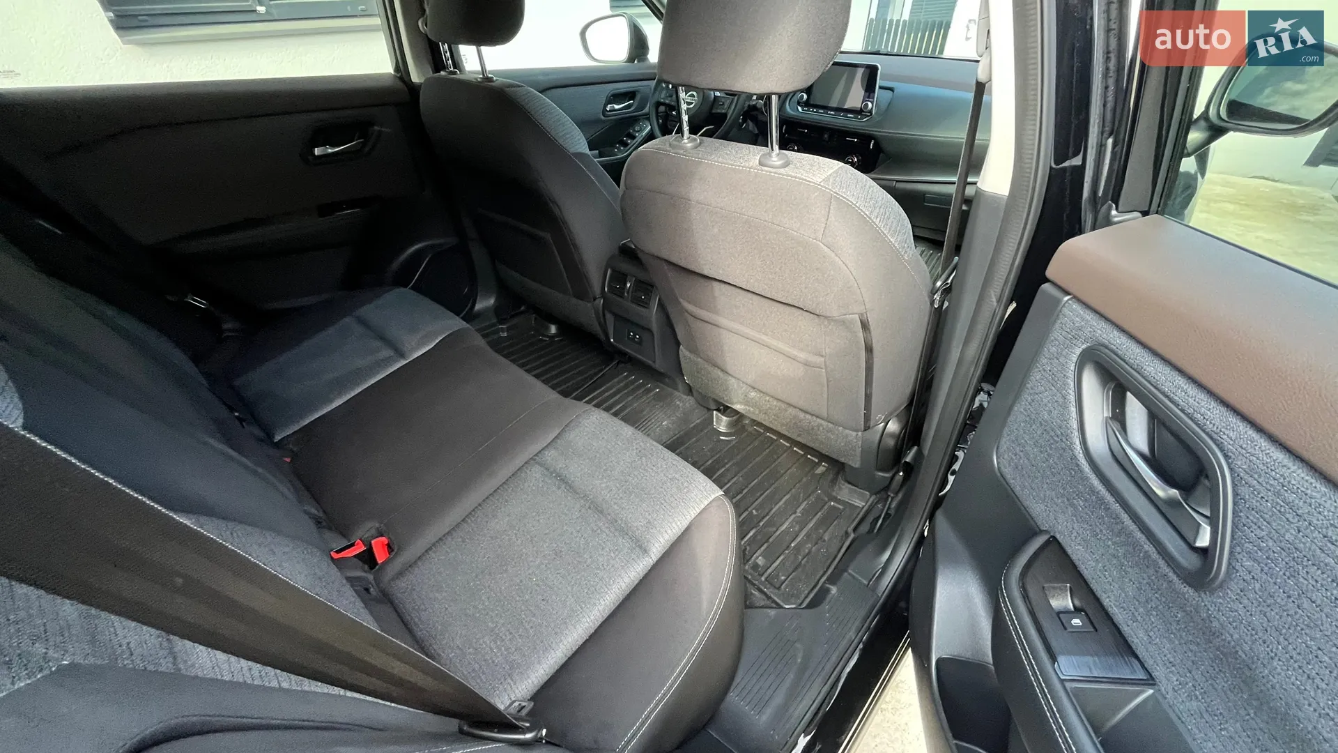 2021 Nissan Rogue - мініатюра 10