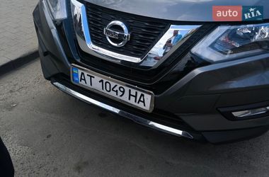 Внедорожник / Кроссовер Nissan Rogue 2015 в Надворной