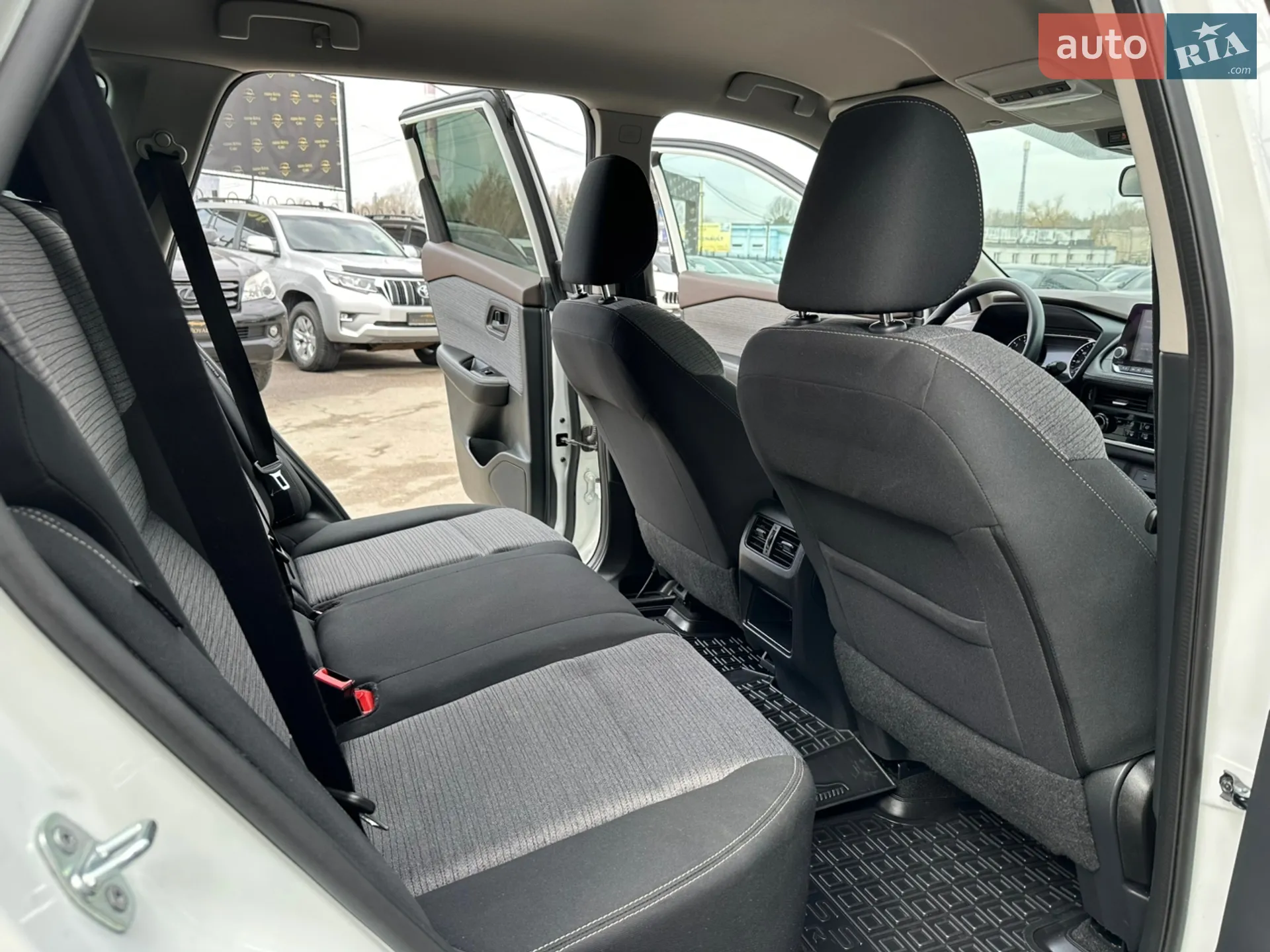 2021 Nissan Rogue - мініатюра 18