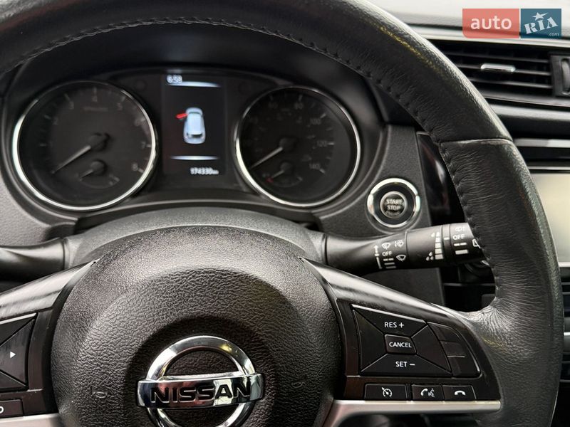 Внедорожник / Кроссовер Nissan Rogue 2017 в Виннице