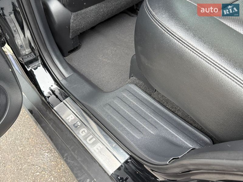 Внедорожник / Кроссовер Nissan Rogue 2017 в Виннице