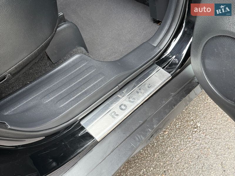 Внедорожник / Кроссовер Nissan Rogue 2017 в Виннице