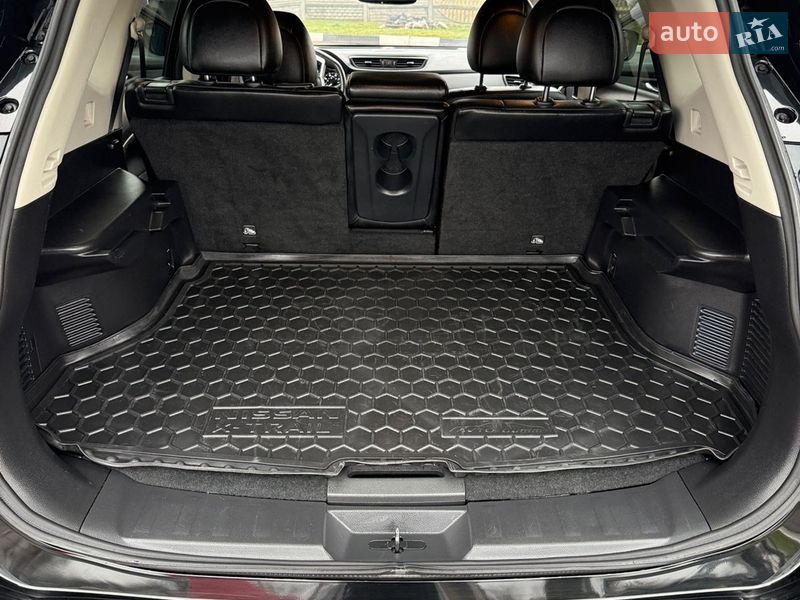 Внедорожник / Кроссовер Nissan Rogue 2017 в Виннице