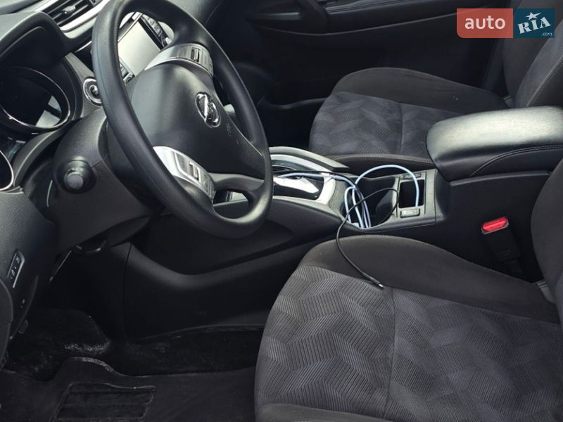 Внедорожник / Кроссовер Nissan Rogue 2015 в Днепре