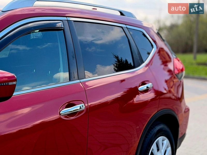 Позашляховик / Кросовер Nissan Rogue 2017 в Львові