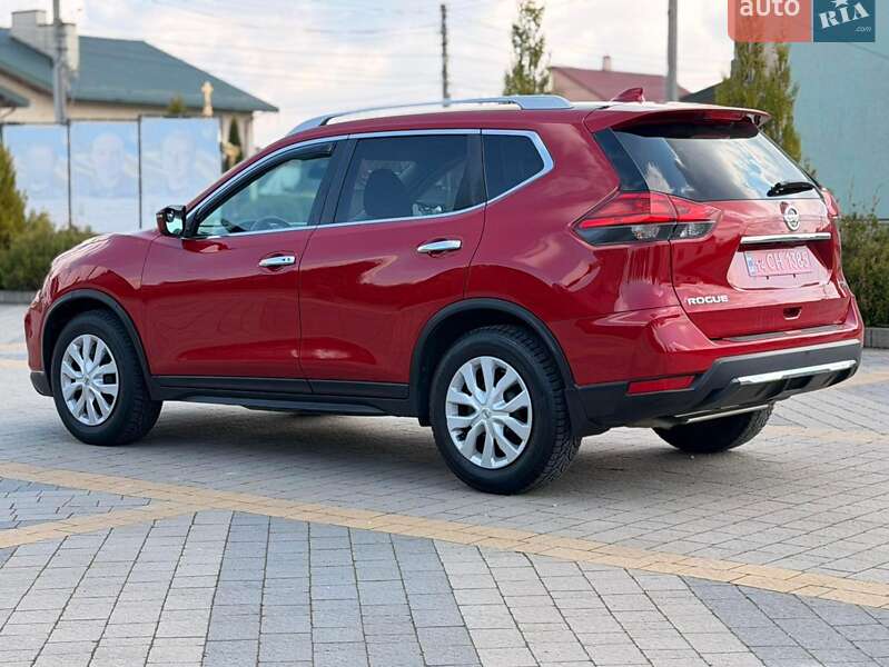 Позашляховик / Кросовер Nissan Rogue 2017 в Львові