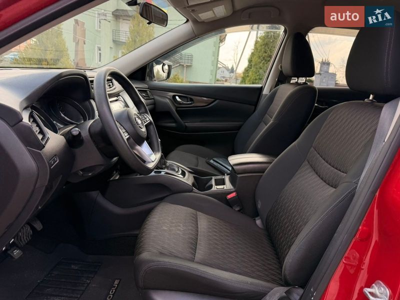 Позашляховик / Кросовер Nissan Rogue 2017 в Львові